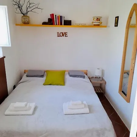 Villa Alessandro - *