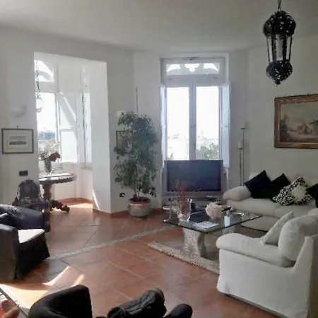Villa Alessandro - *