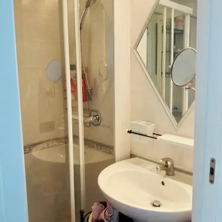 Villa Alessandro - *
